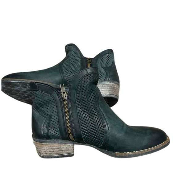 Sterling River Shoes - Sterling River Leather Booties - size 9